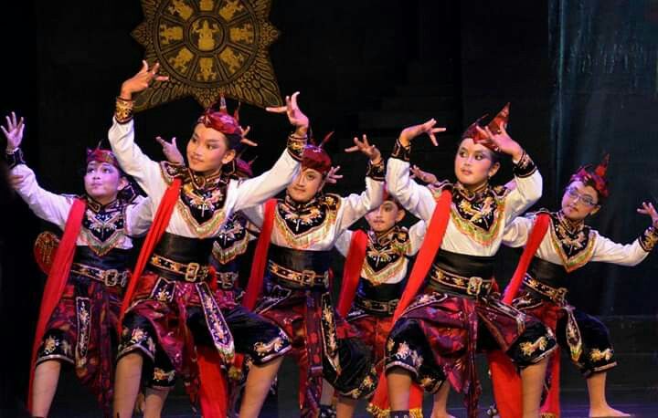 Komunitas Tari Remo Surabaya